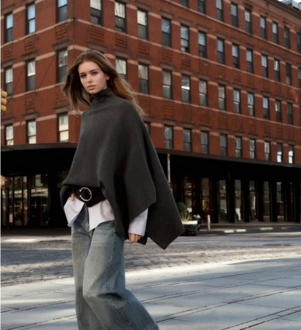 ASYMMETRIC KNIT CAPE - Image 4