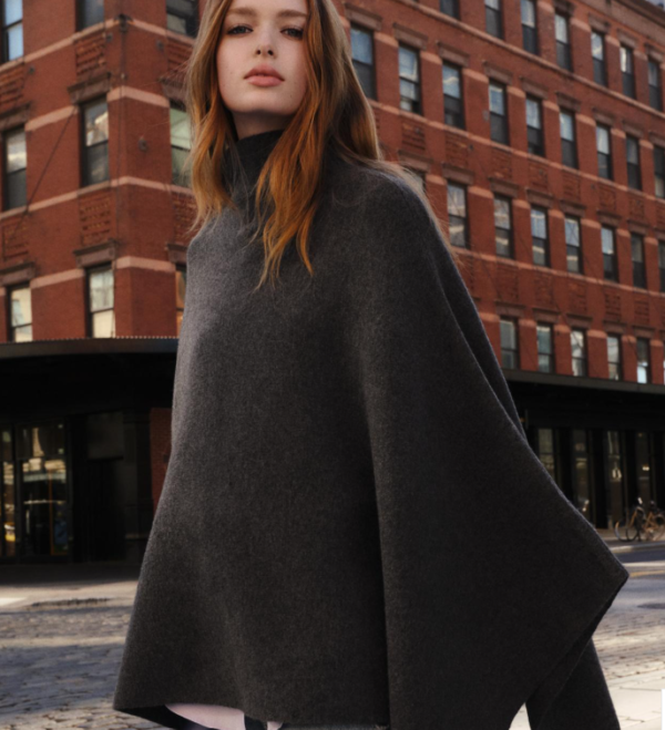 ASYMMETRIC KNIT CAPE - Image 3